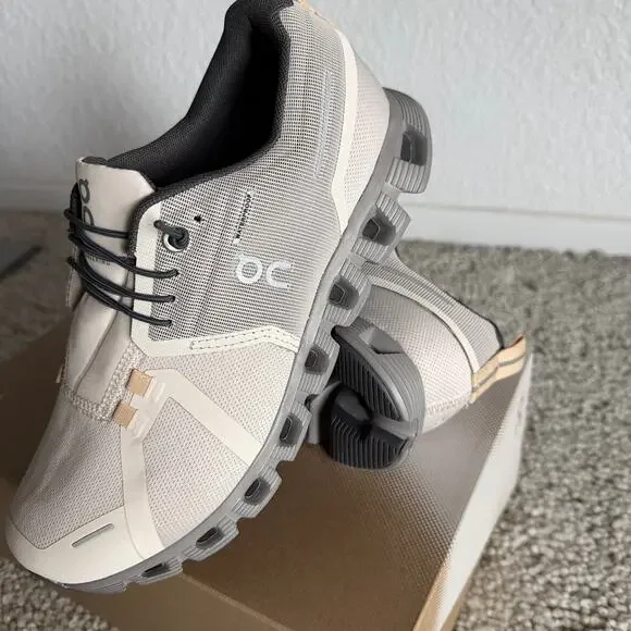 On Women's Cloud 5 Waterproof, NWT, W8, Pearl/Fog - Picture 2 of 7